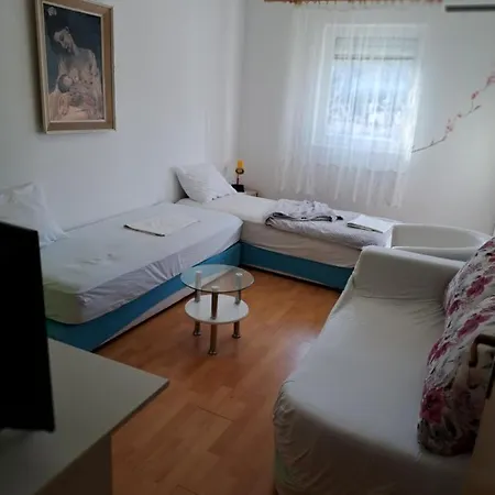 Apartment Jele Ii