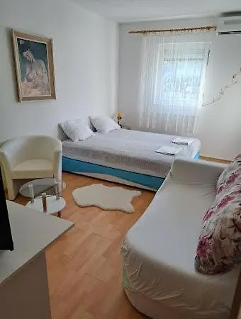 Apartment Jele Ii *